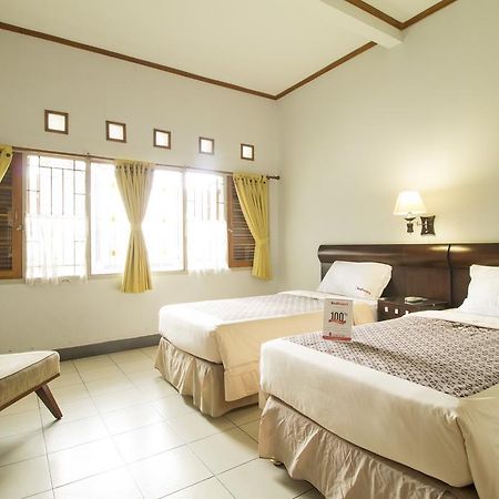 Reddoorz @ Setrasari Hotel Bandung Room photo