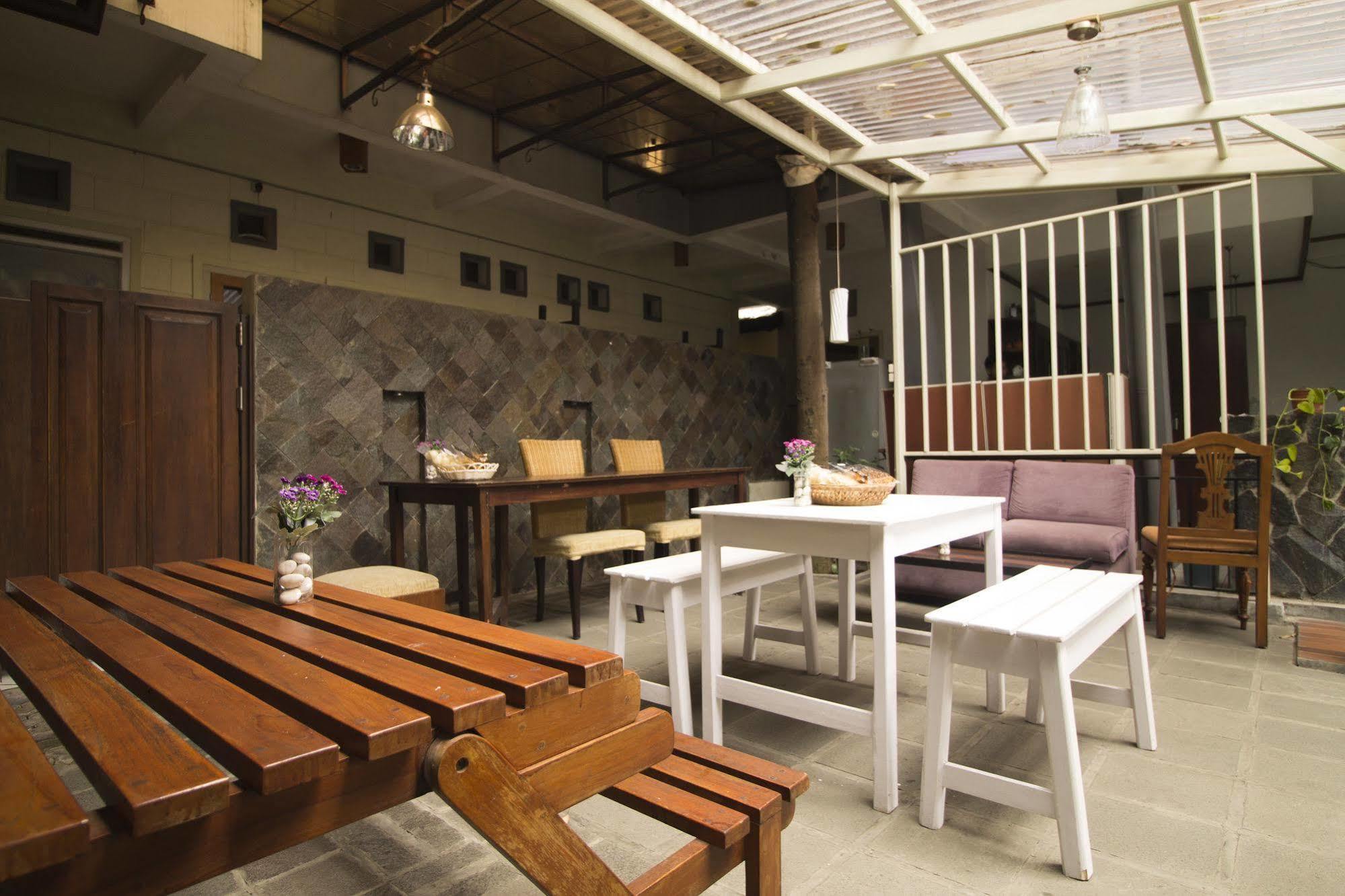 Reddoorz @ Setrasari Hotel Bandung Exterior photo